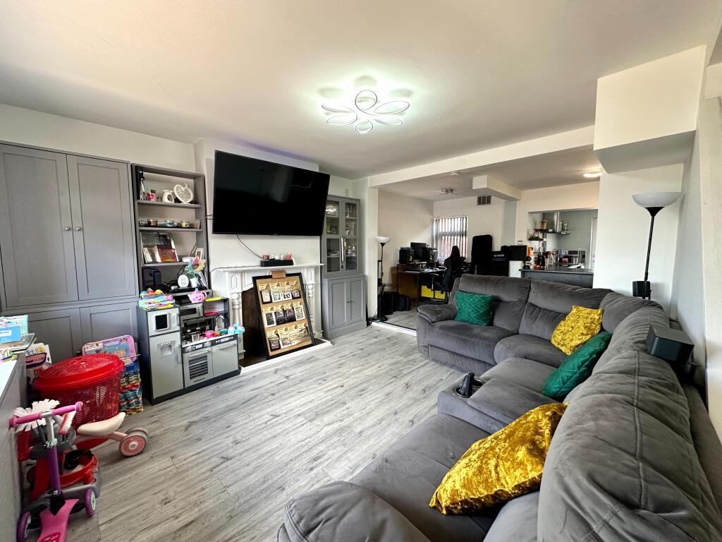 House in Sandwell, West Midlands - View 2