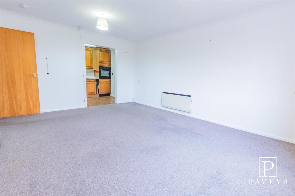 Apartment in Frinton-on-Sea, Frinton and Walton - View 4