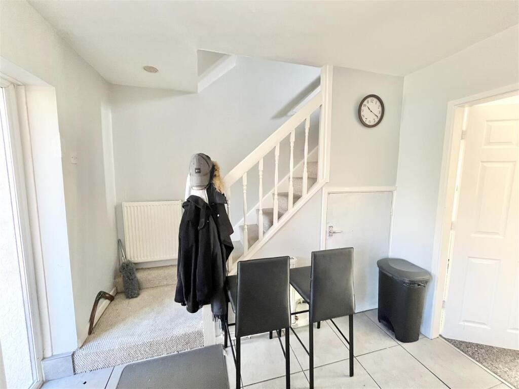 Sherwood Road, Rainworth, Mansfield - View 3