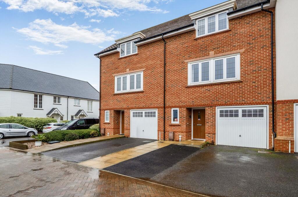 Main image of property: Morris Square, Bersted Park, PO21