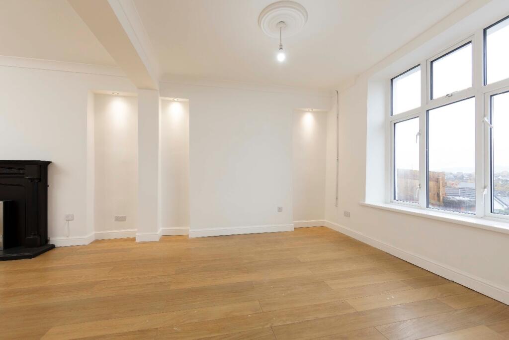 House in Treharris - View 4