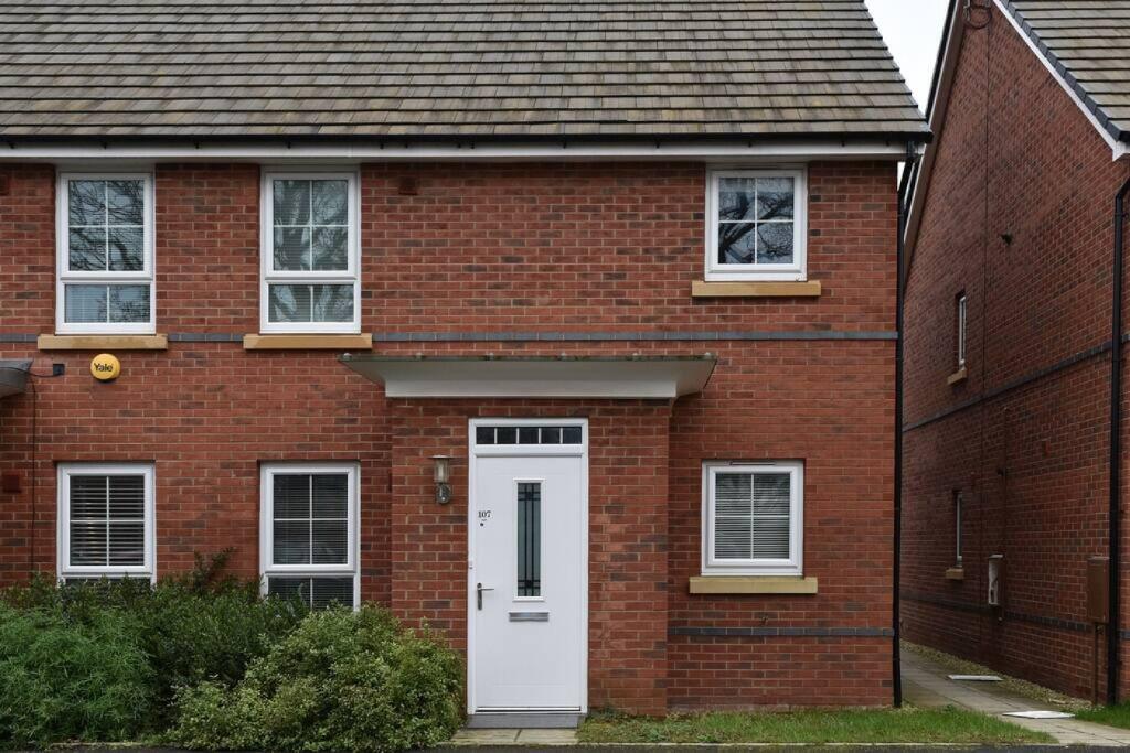 Main image of property: Peregrine Way, Warwick, Warwickshire, CV34