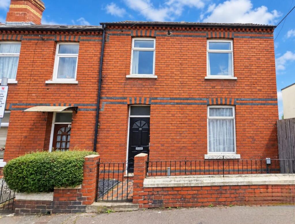 2-bed terraced on Gwennyth Street, Cathays, Cardiff CF24 4PH, £260,000
