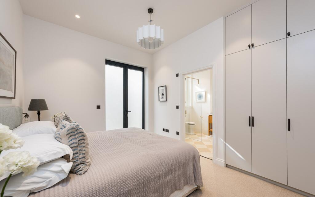 Apartment in London - View 2
