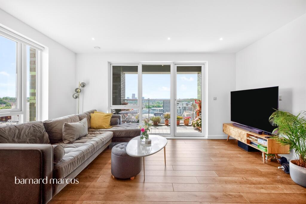 Main image of property: Creekside, London