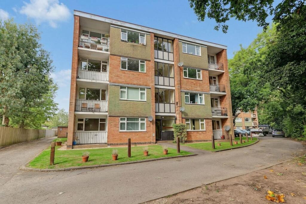 Main image of property: Tile Hill Lane, Coventry, CV4