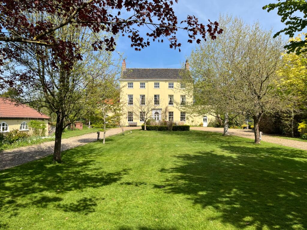 Main image of property: Beeston