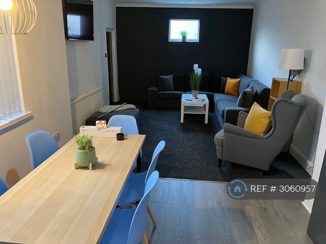 House in Middlesbrough, Southfield, Middlehaven - View 3