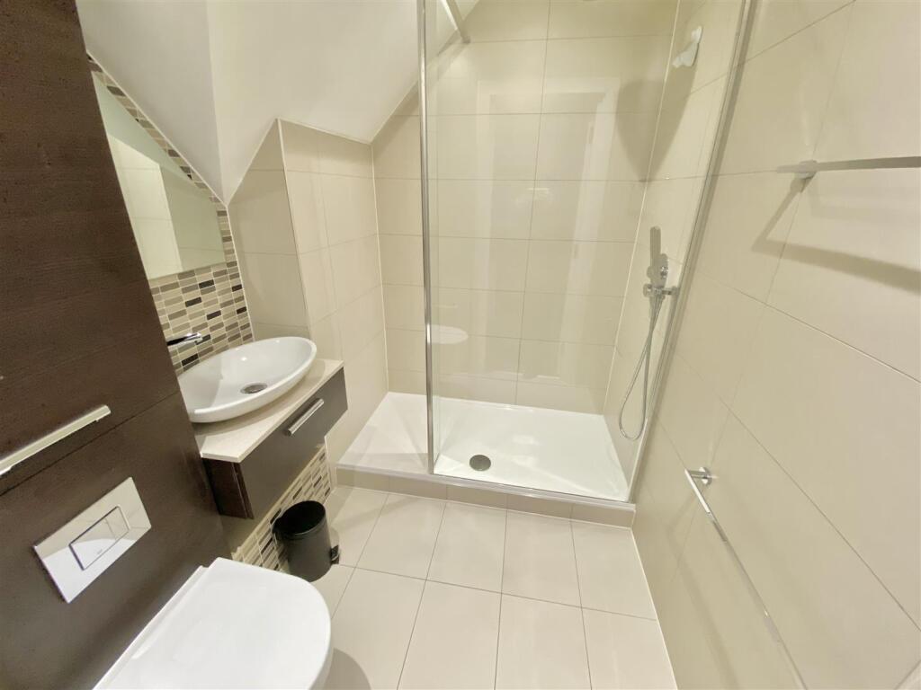 Additional image 9 of Georges Wood Road, Brookmans Park