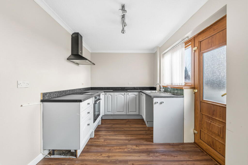 The Heathlands, Gilfach Goch, Porth, CF39 8TT photo 2