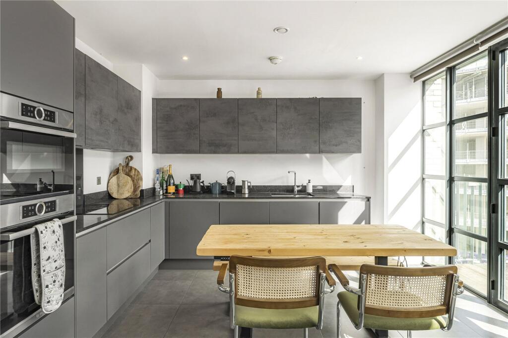 Apartment in London, Fish Island, Bow - View 2