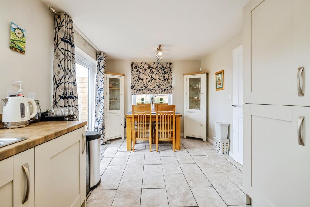 31 Foxby Mews photo 4