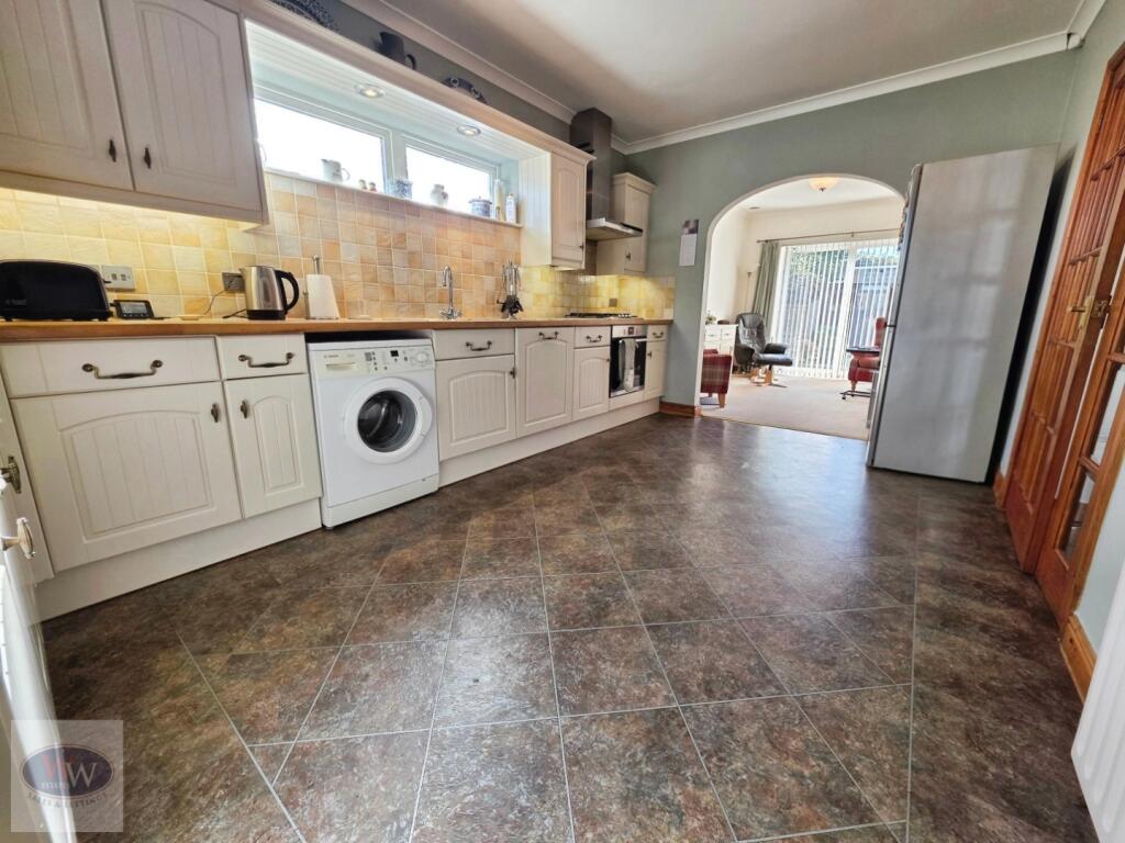 House in Bradford, Baildon - View 3