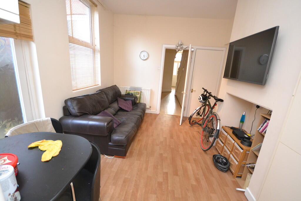 House in Nottingham - View 5