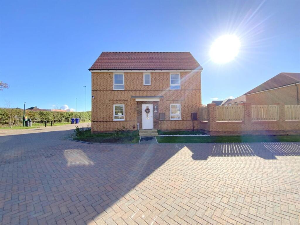 Hadfield Place, New Waltham