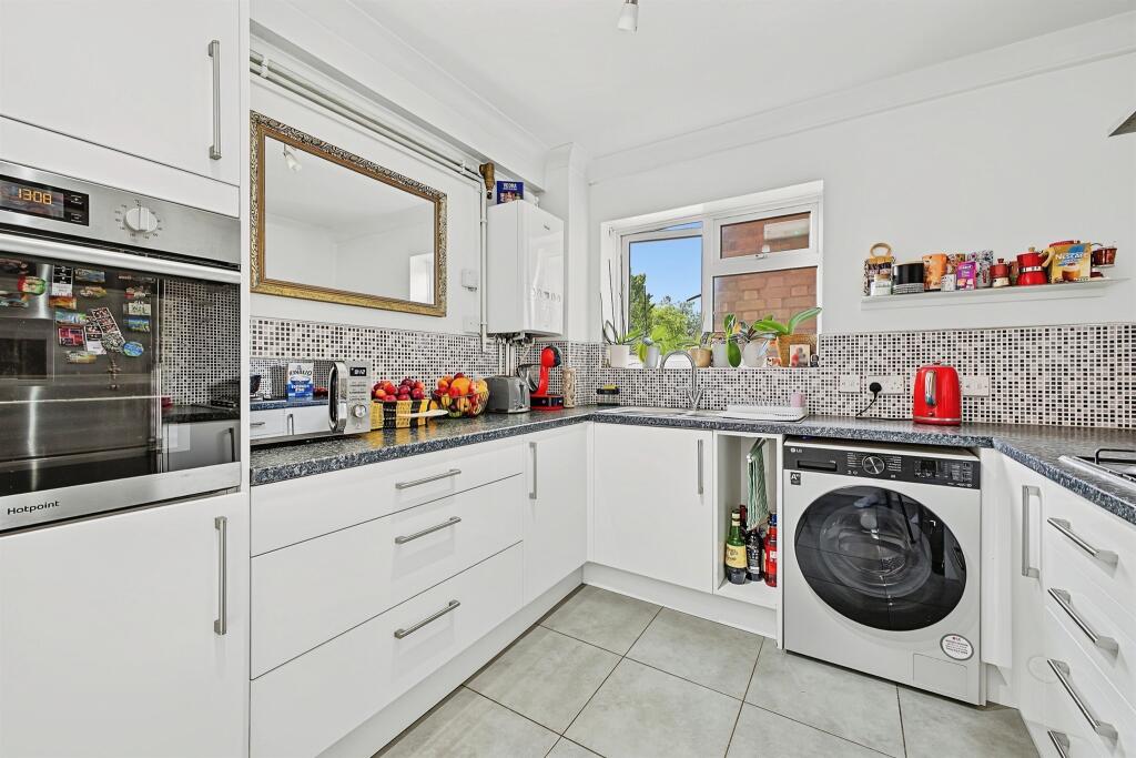 Apartment in Northampton - View 5