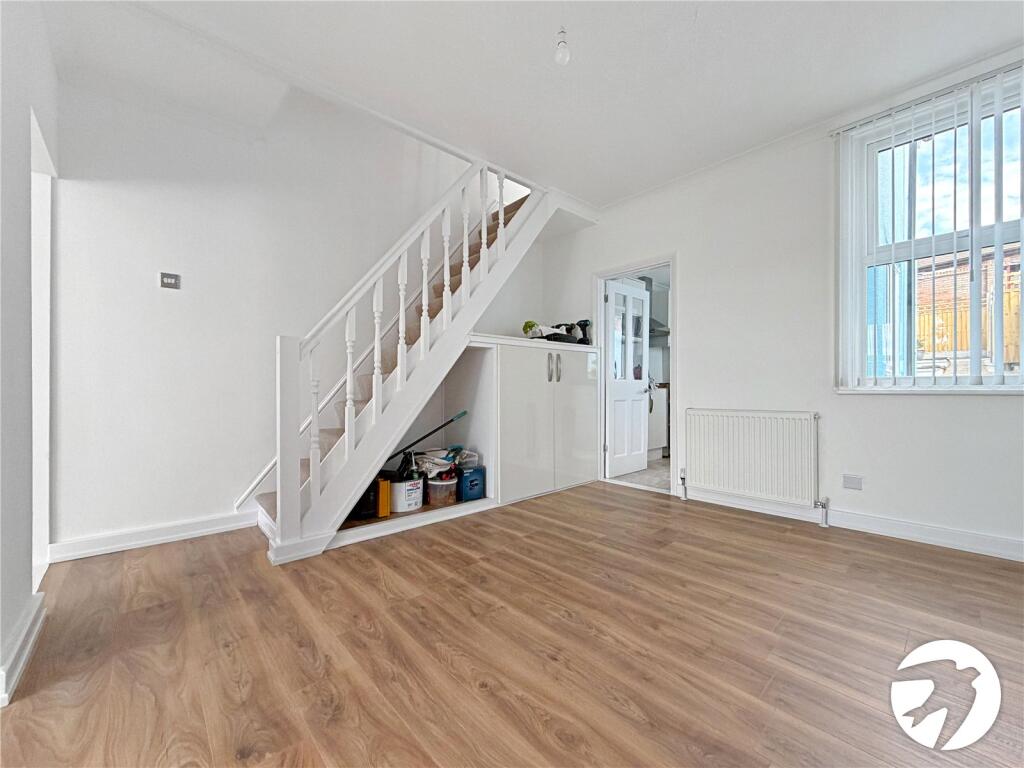 House in Chatham, Medway - More