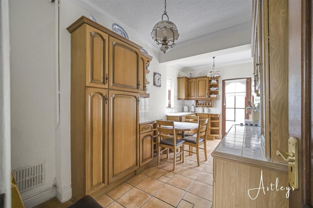 House in Dafen, Halfway, Llanelli Rural - View 4