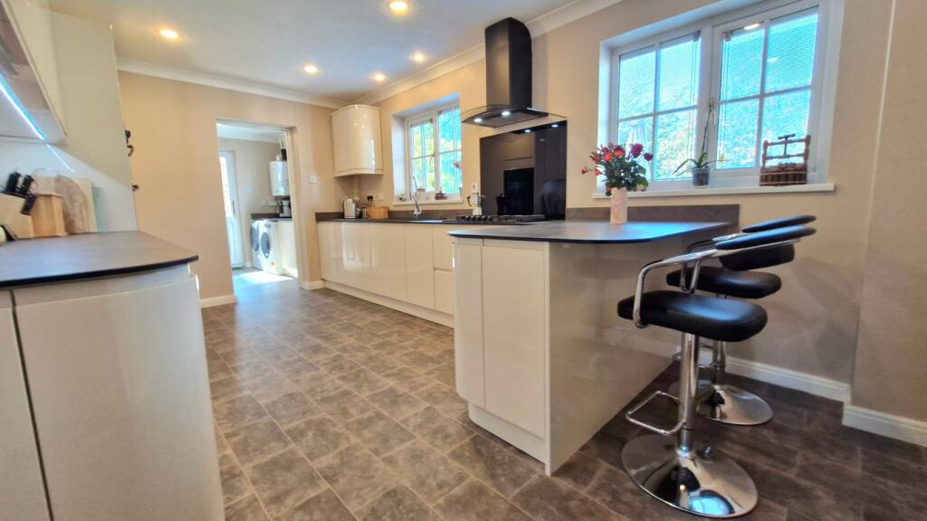 Chariots Way, BASTON, Peterborough, PE6 photo 3