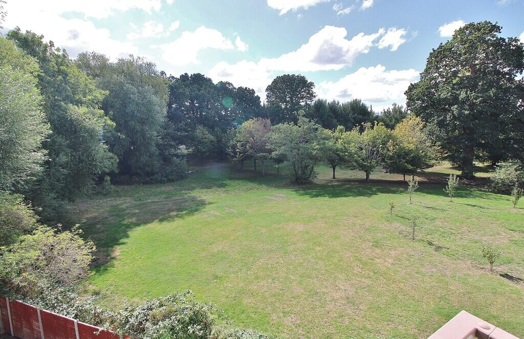 Apartment in Waterlooville, Purbrook - More