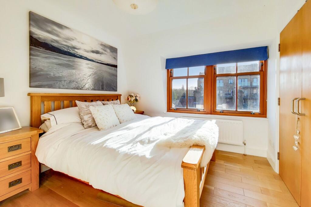 Apartment in Twickenham - View 4