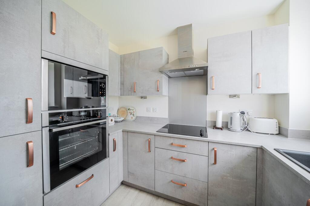 Wetherby Road, Harrogate, North Yorkshire, HG2 photo 3