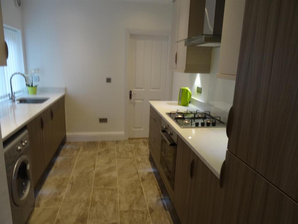 Apartment in Newcastle upon Tyne - View 3