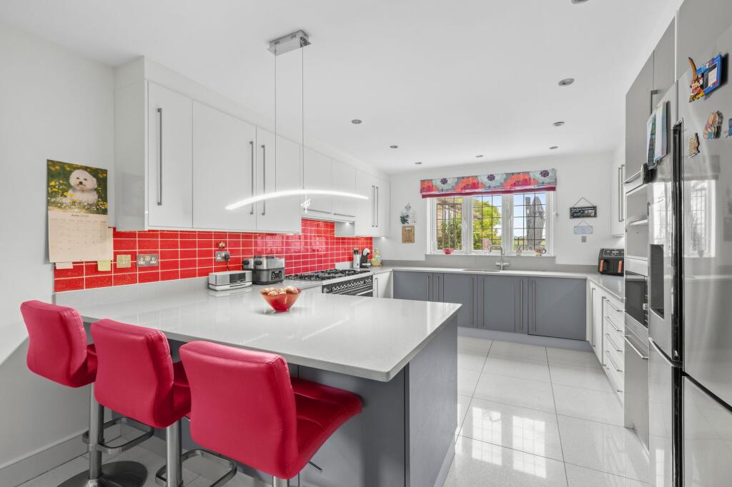 House in Ellesborough, Terrick - More