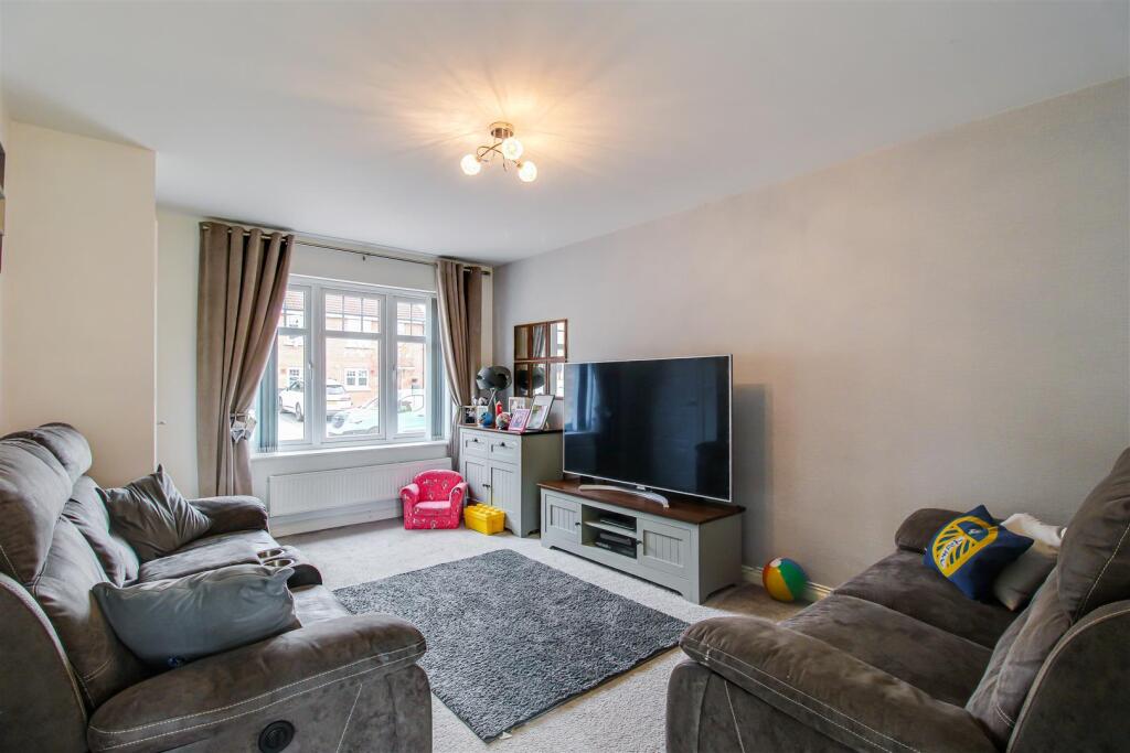 House in Wakefield - View 5