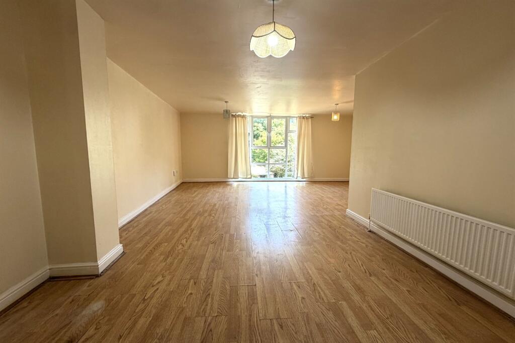 Apartment in London - View 3