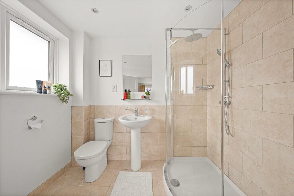 Additional image 22 of Douglas Road, Harpenden, Hertfordshire, AL5