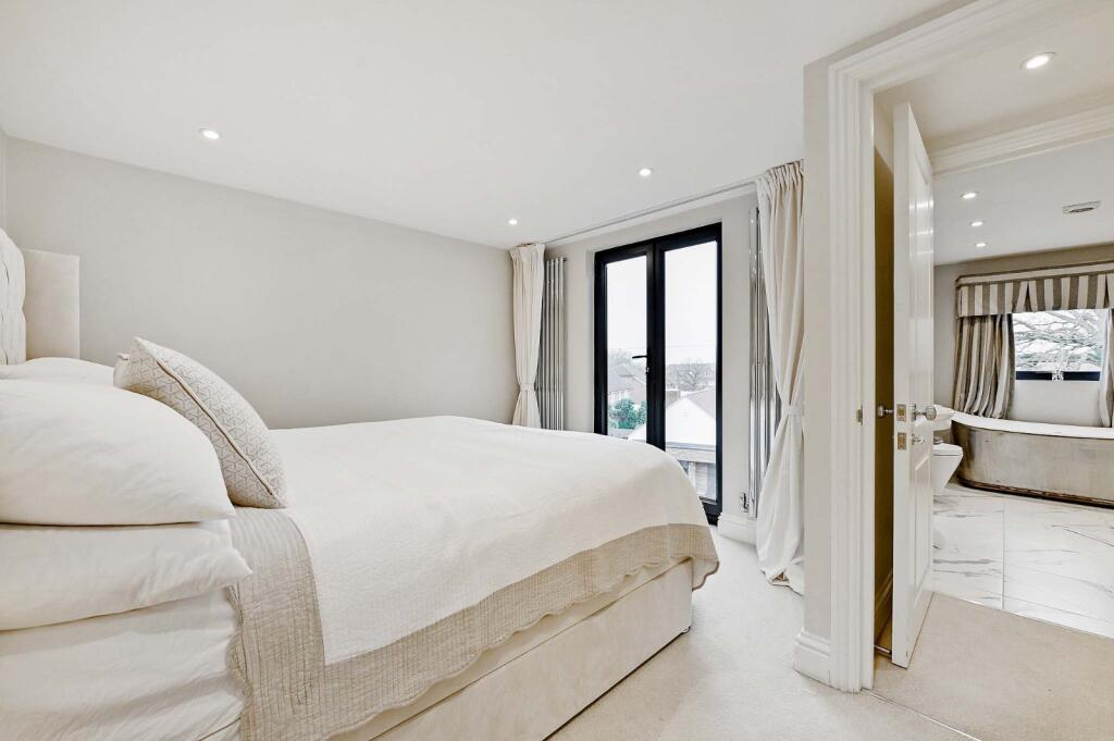 Newell Green, Warfield, Bracknell, Berkshire - View 5