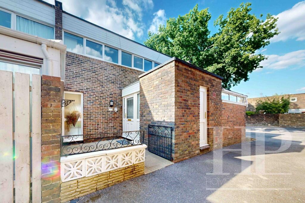 3 bedroom end of terrace house for sale in Forestfield, Crawley on Rightmove