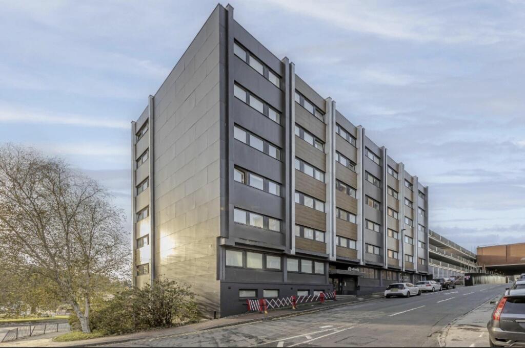 Studio flat on Keele House, The Midway, Newcastle Under Lyme, Staffordshire, £47,000