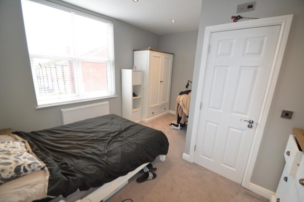 6 bedroom terraced house for rent
