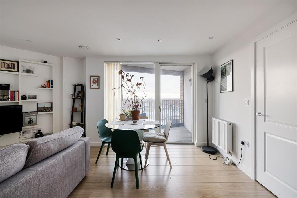 Apartment in London - View 2