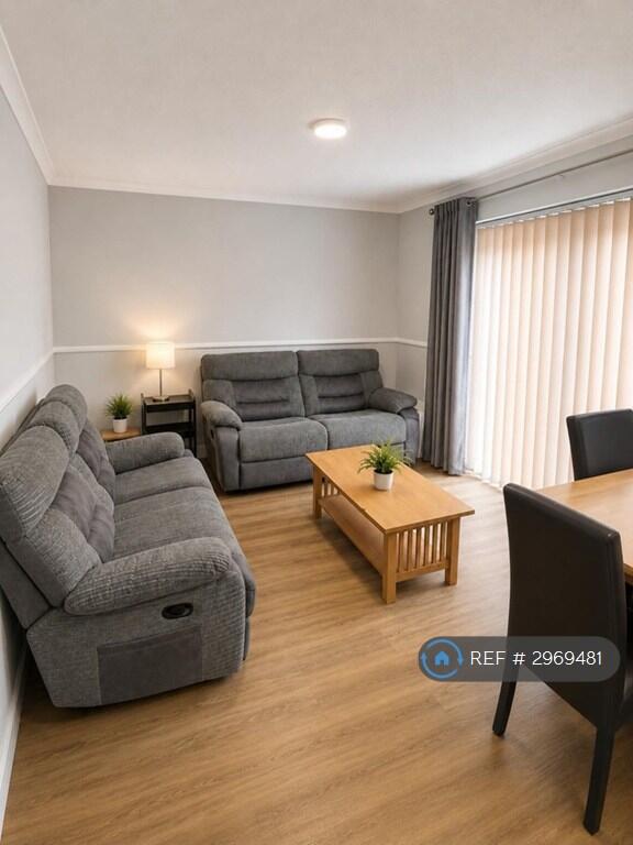 House in Runnymede, Surrey - View 3