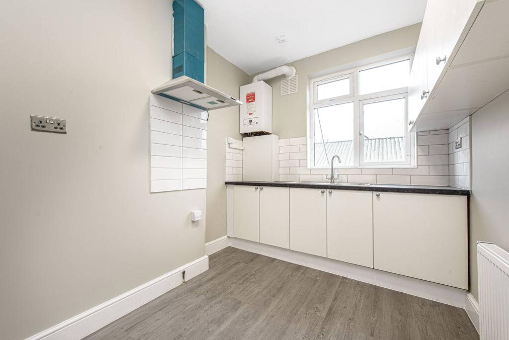 Main image of property: Nether Street, West Finchley, London, N3