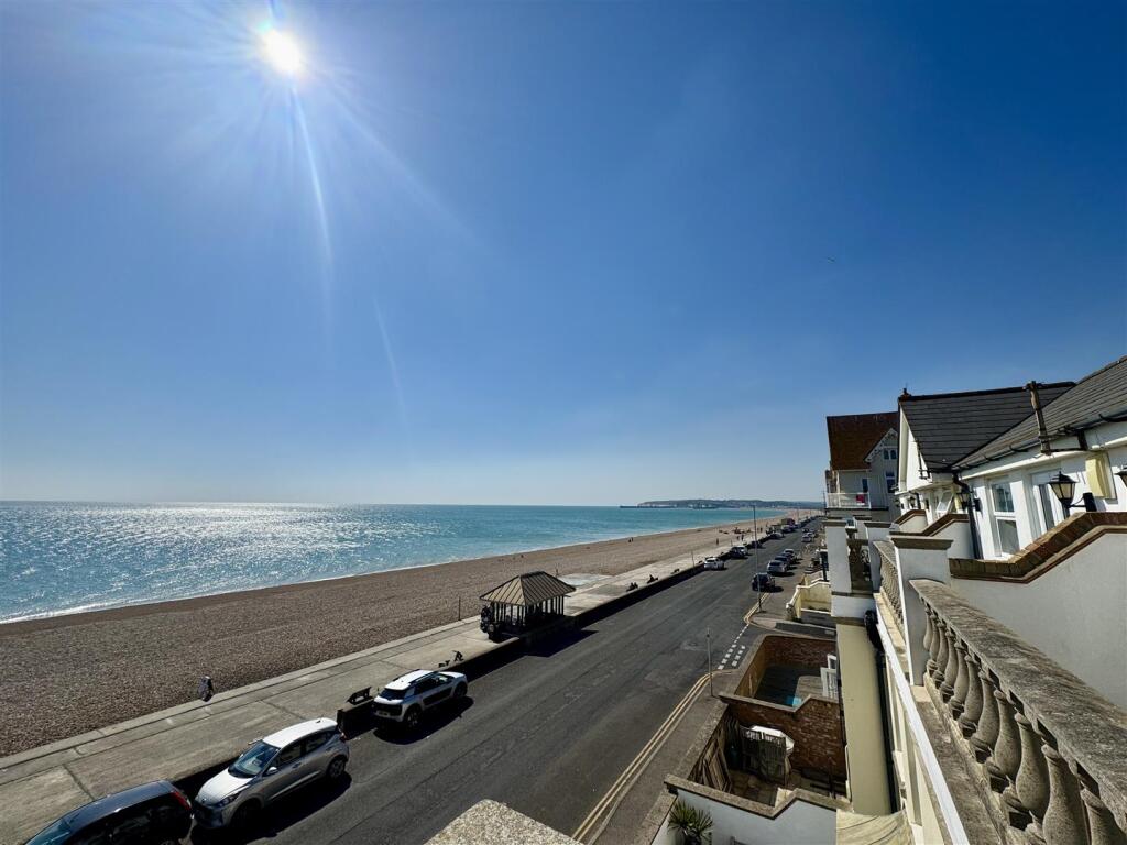 3-bed house on Esplanade Mews, Seaford, £475,000