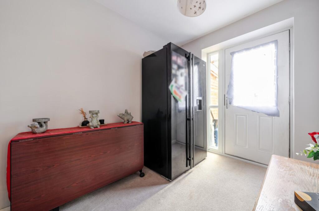 House in North Kesteven, Holdingham, Sleaford - More