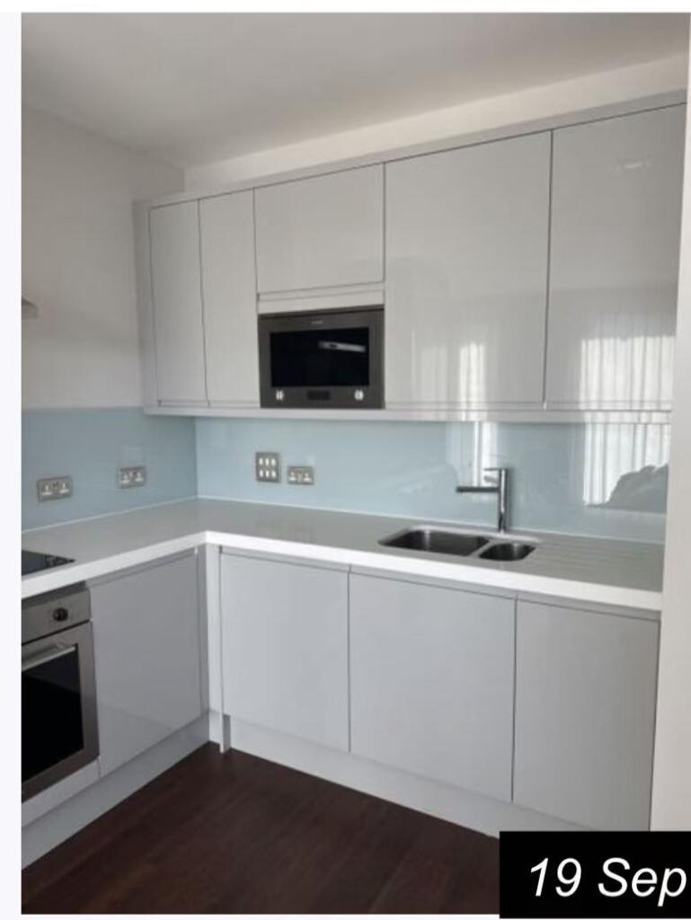 Main image of property: Avalon Point, 1 Silvocea Way, London, E14