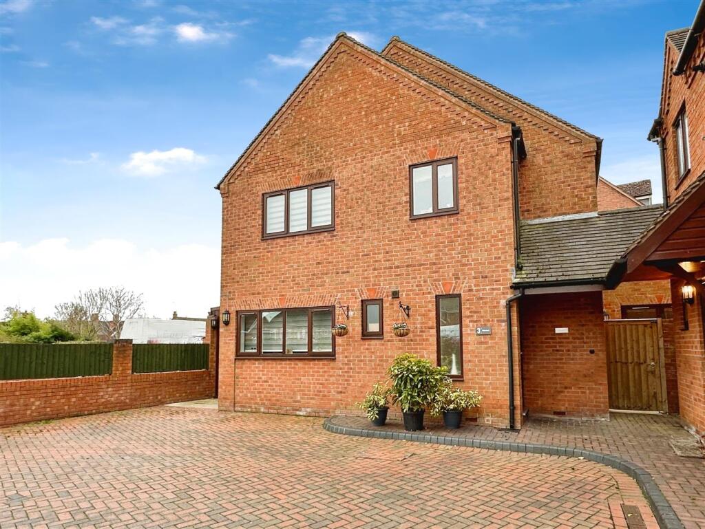 Globe Court, Evesham Street, Alcester