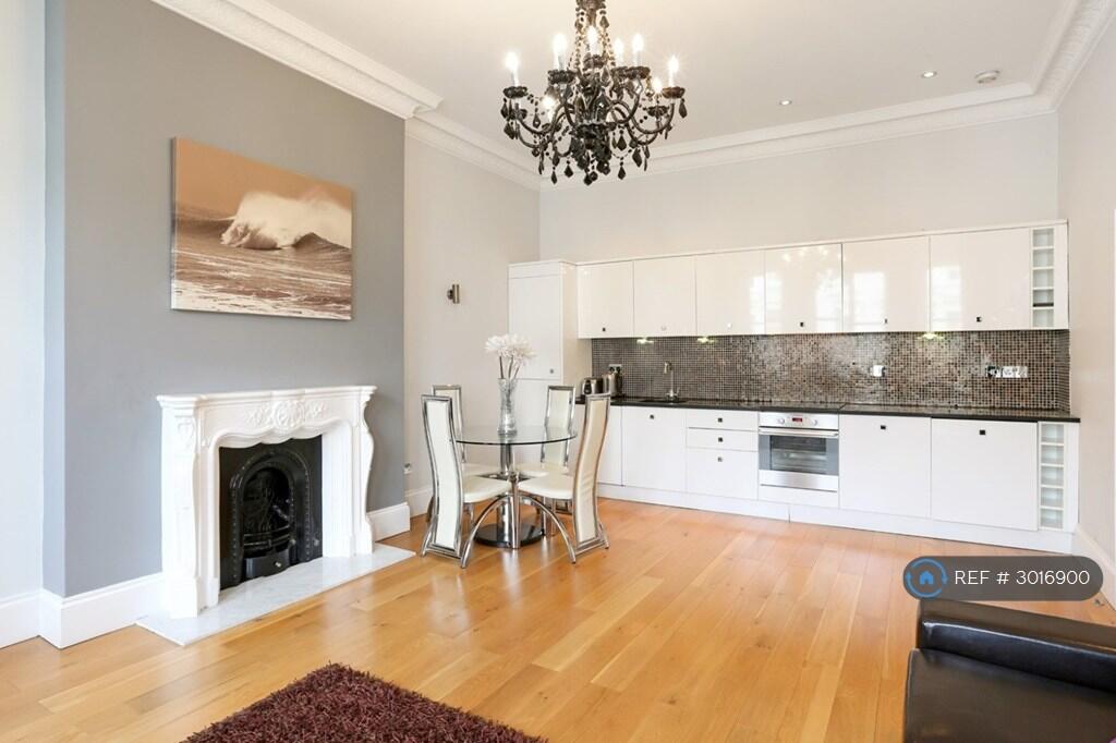Apartment in London - View 3