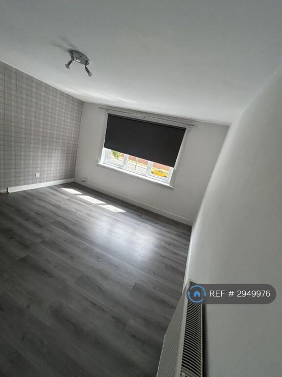 Apartment in Motherwell - More