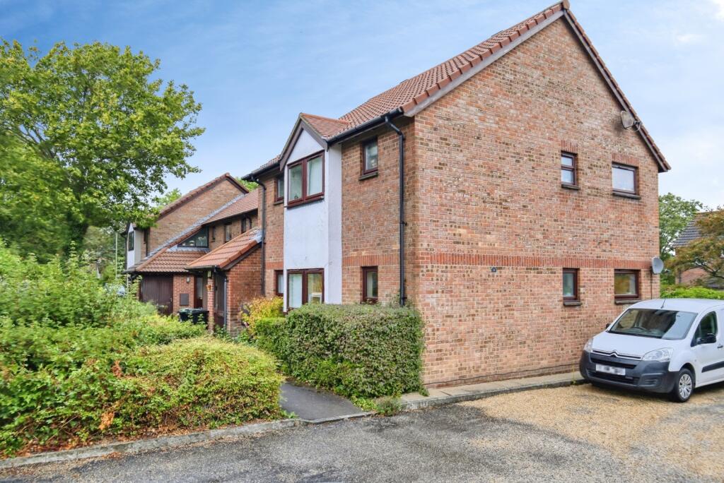 Main image of property: Pennywell Gardens, New Milton, Hampshire, BH25