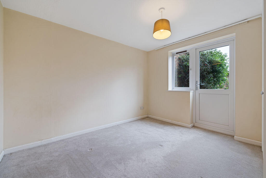 Apartment in Chichester, Tangmere - More