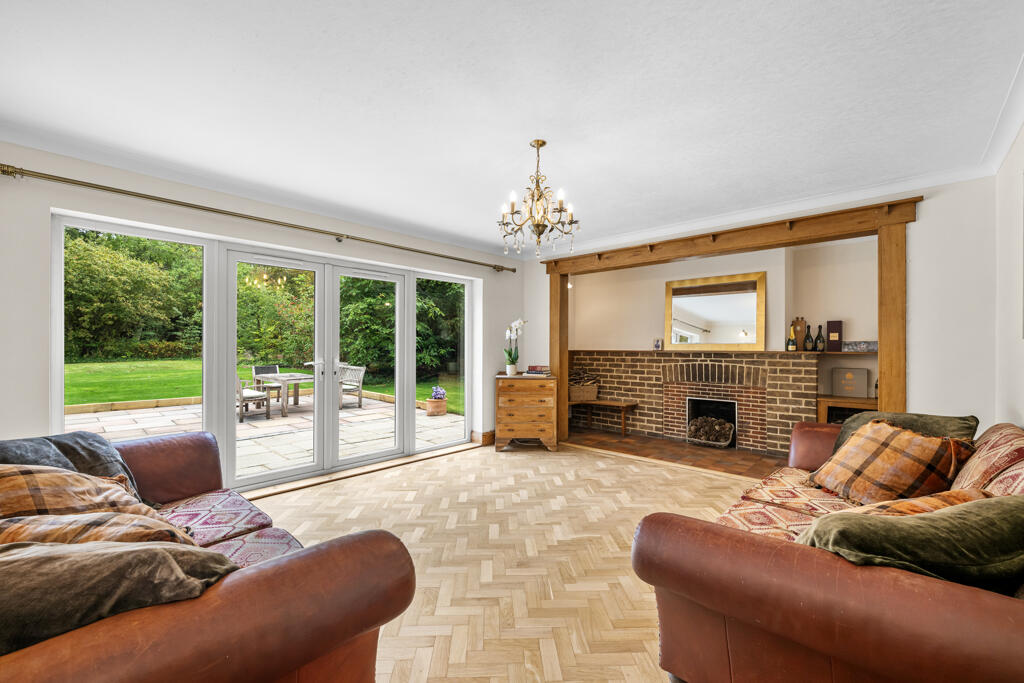 House in Lincoln - View 2