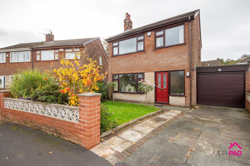 3-bed detached on Blenheim Road, Ashton-In-Makerfield, WN4, £265,000