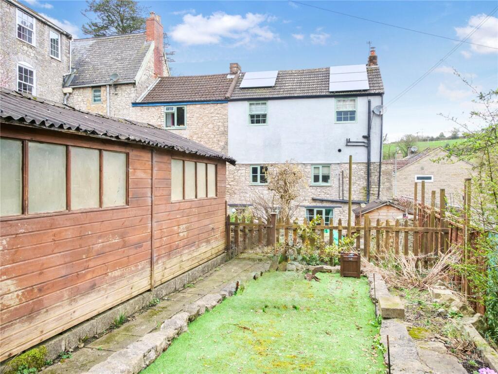 Additional image 2 of Characterful Three-Bedroom Cottage in the Heart of Shepton Mallet