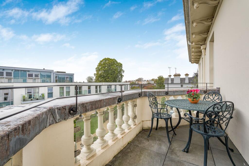 Apartment in Cheltenham, Warden Hill, Montpellier - View 2